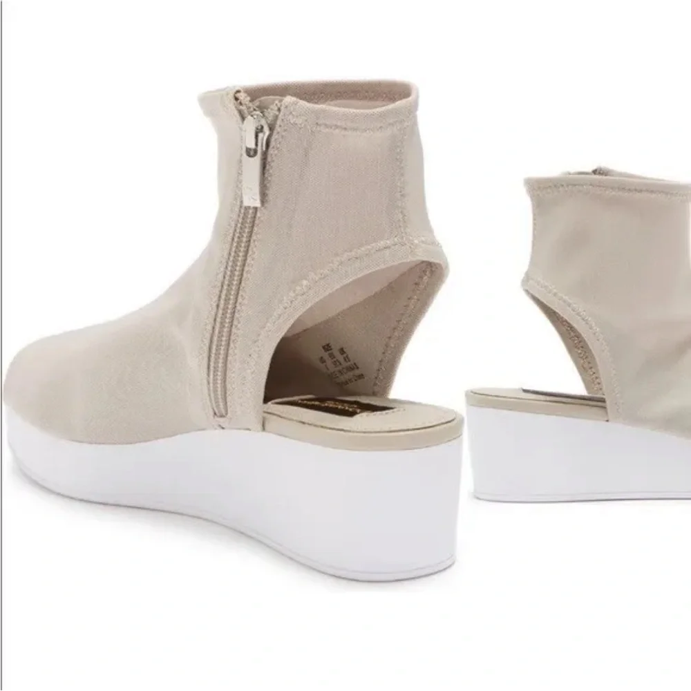 Donna Karan Riviera Platform Sandals In Taupe Size 7.5